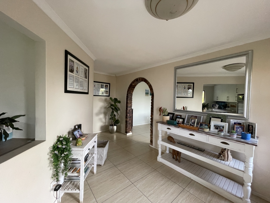 5 Bedroom Property for Sale in Vincent Heights Eastern Cape
